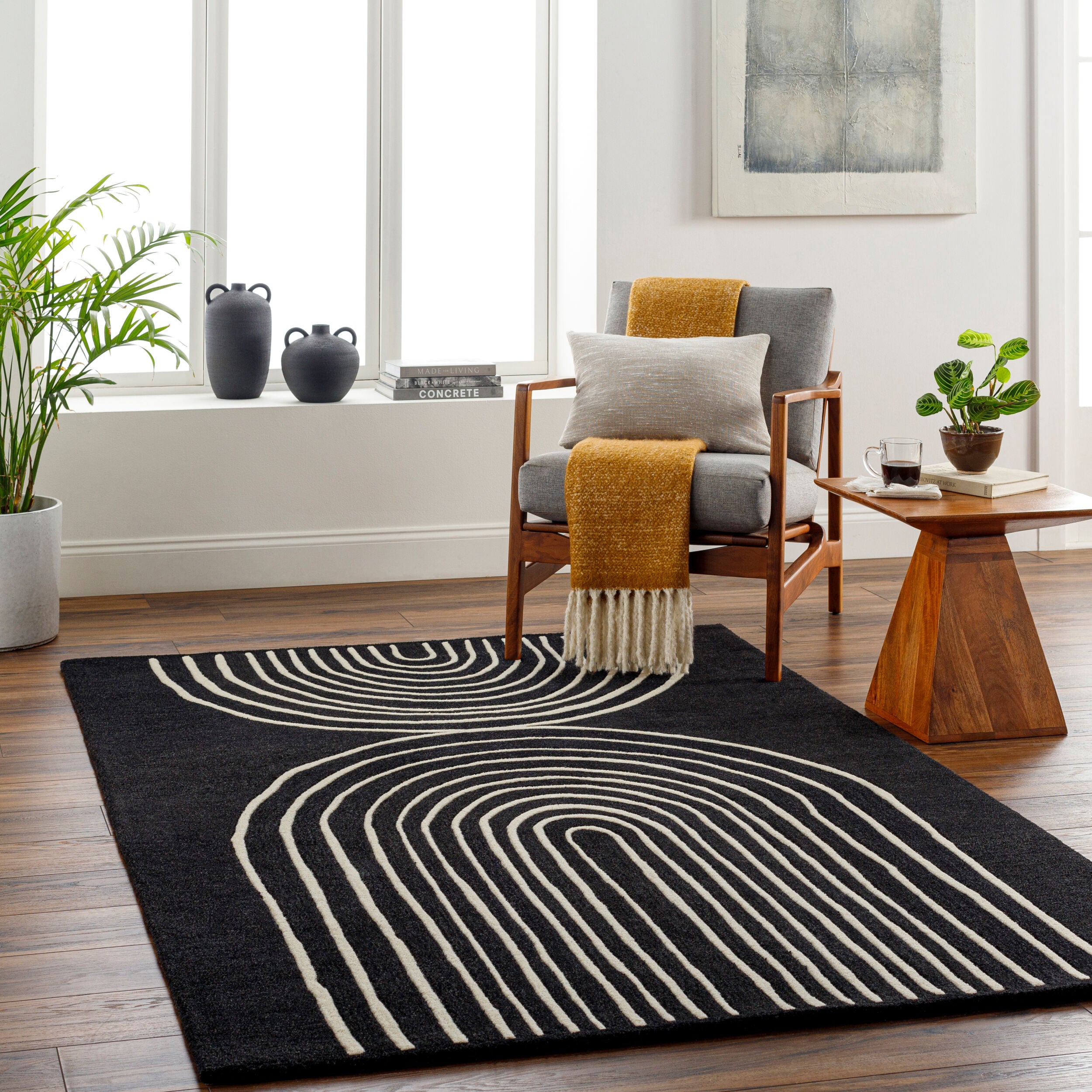Isa Black Rug