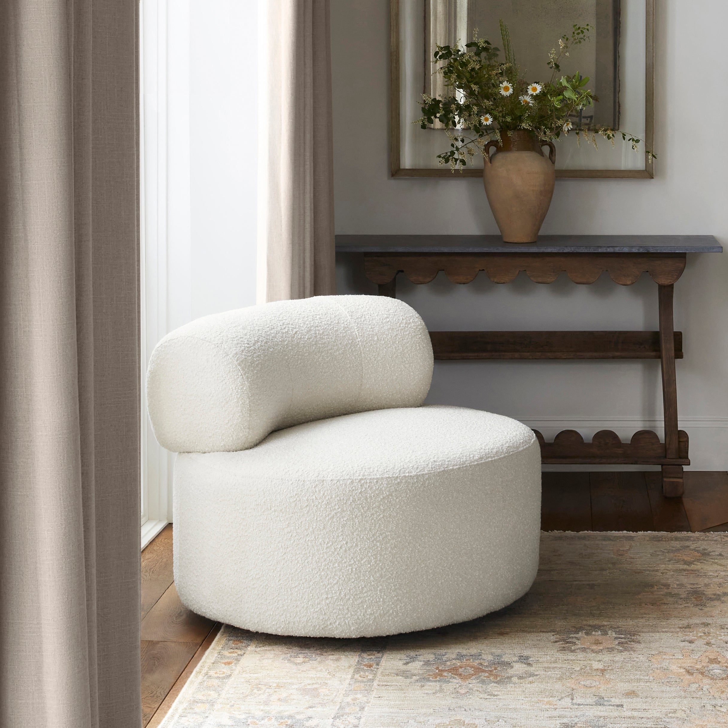 Sillón Giratorio Clermont - Daaq Interiores