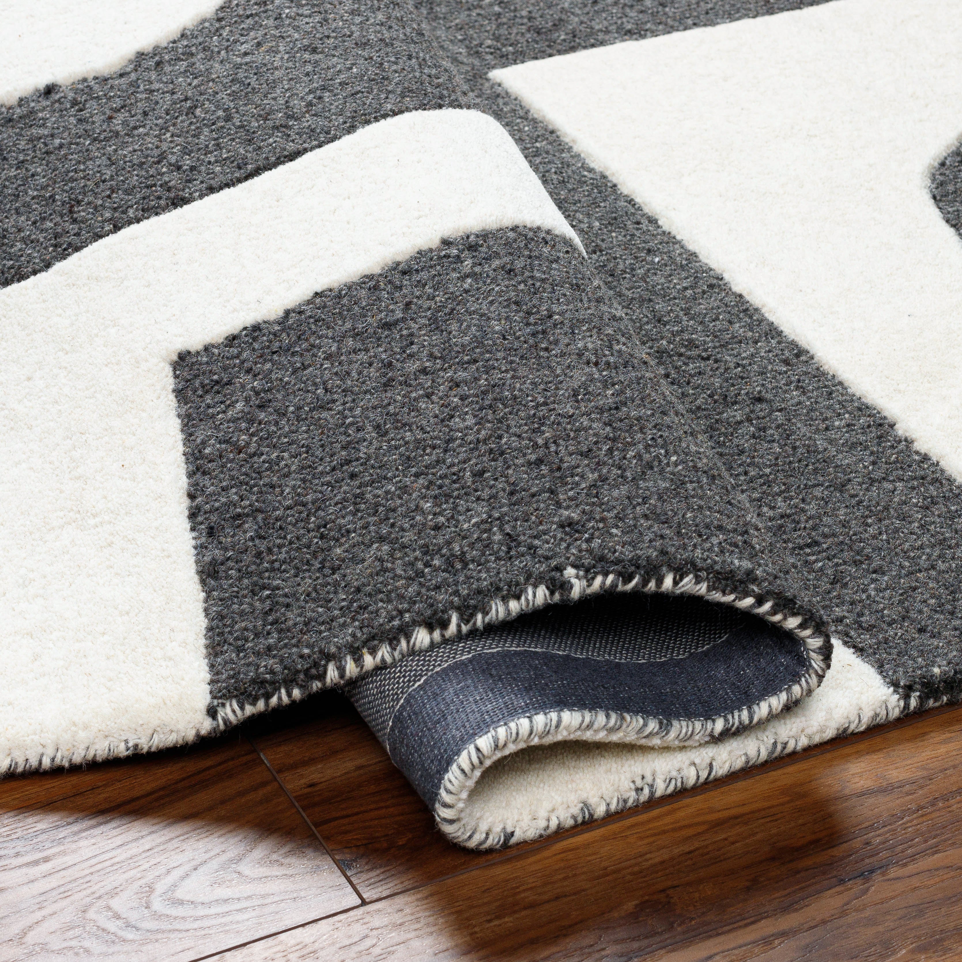 Tapete Brook Boho Blanco y Negro - Daaq Interiores